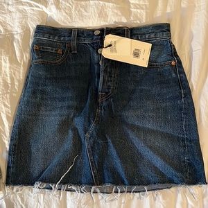 new with tags high waisted levi’s jean skirt